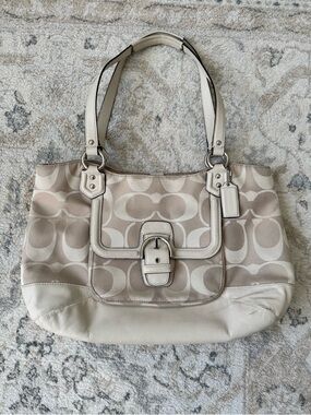 Coach Signature Canvas & Leather Tote 🤍